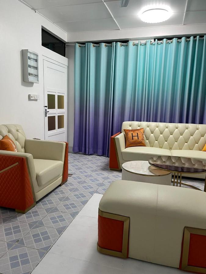 Ontrack Travel Transit Hotel Malé Extérieur photo