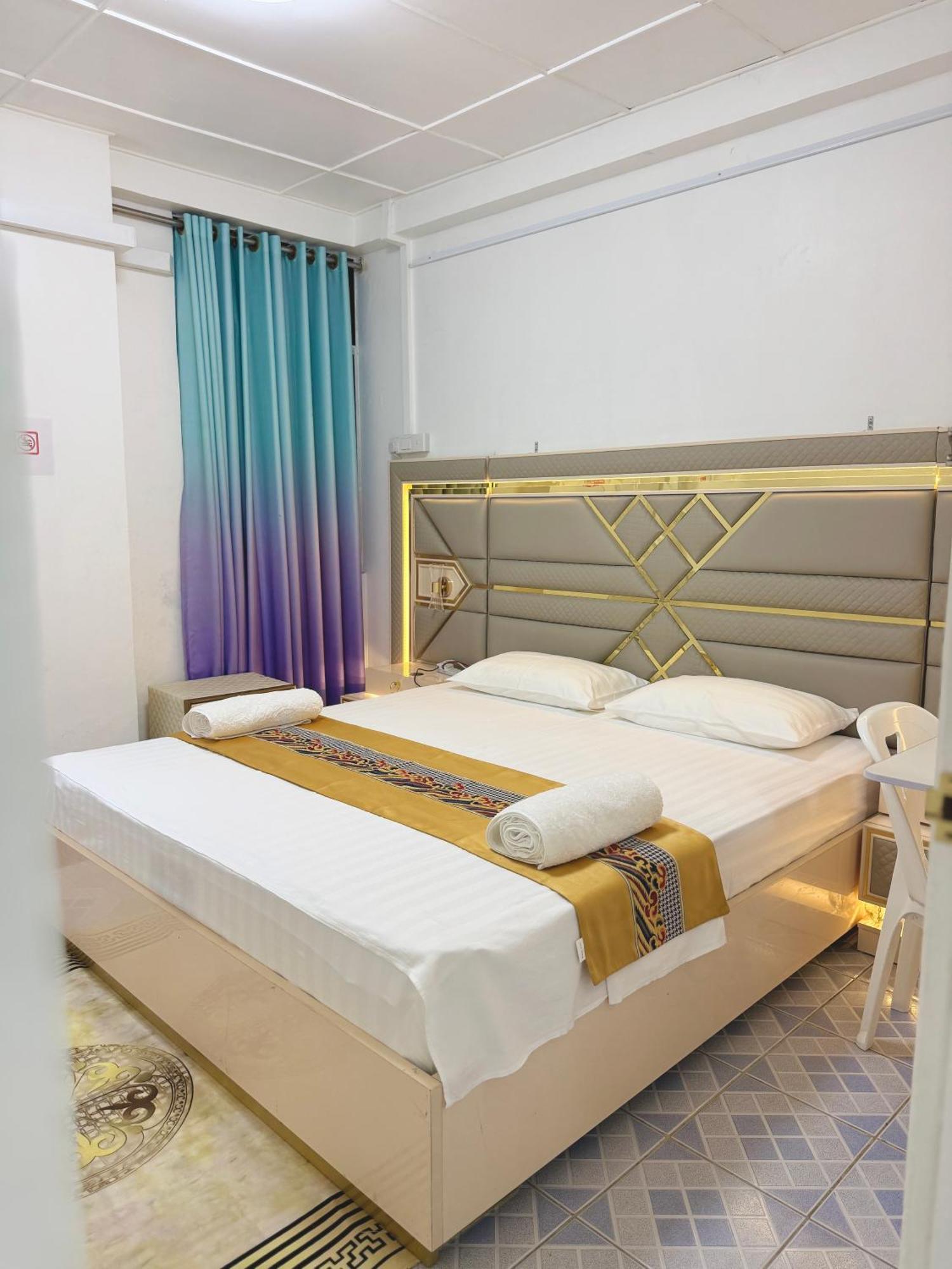 Ontrack Travel Transit Hotel Malé Extérieur photo