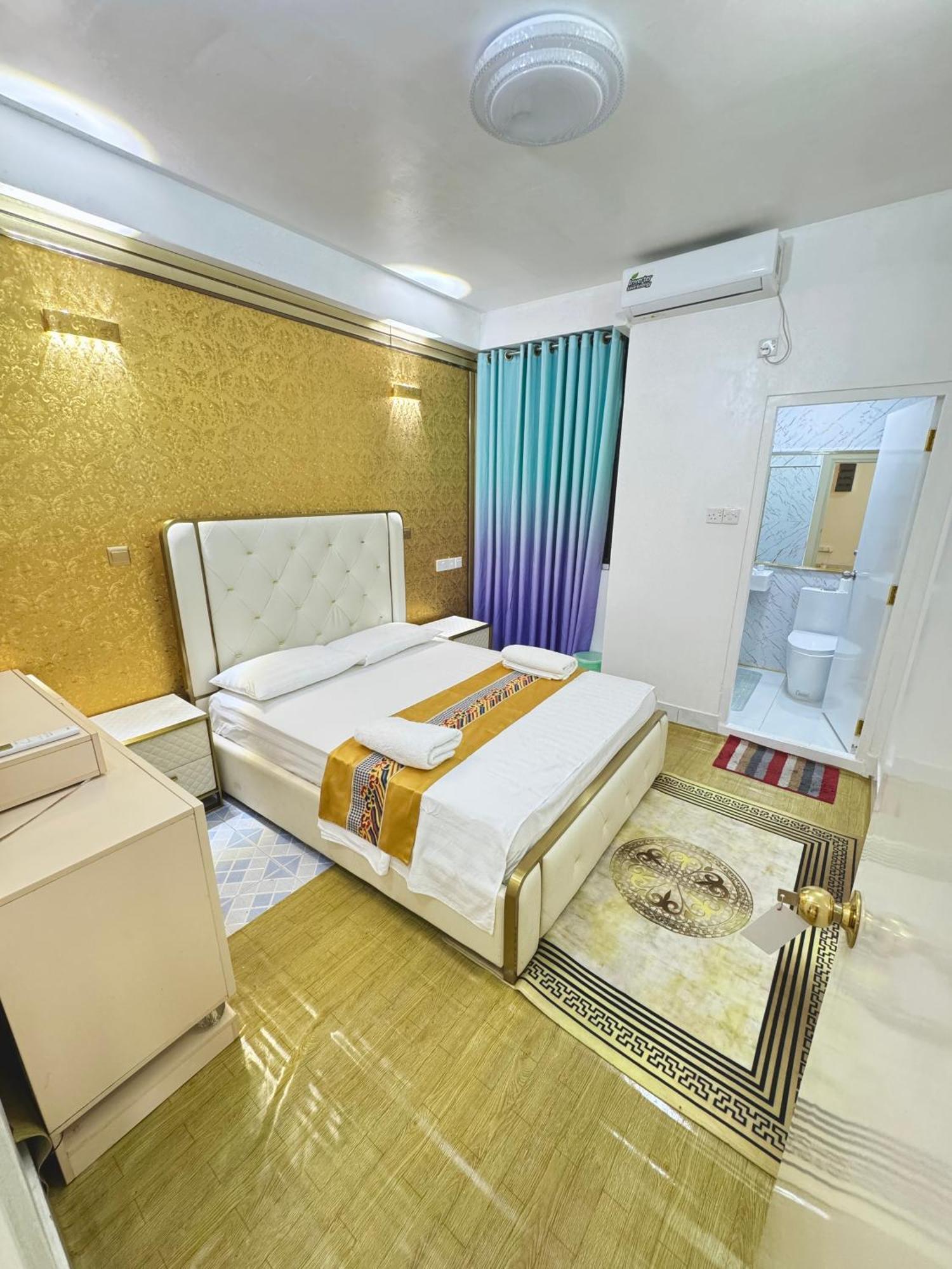 Ontrack Travel Transit Hotel Malé Extérieur photo